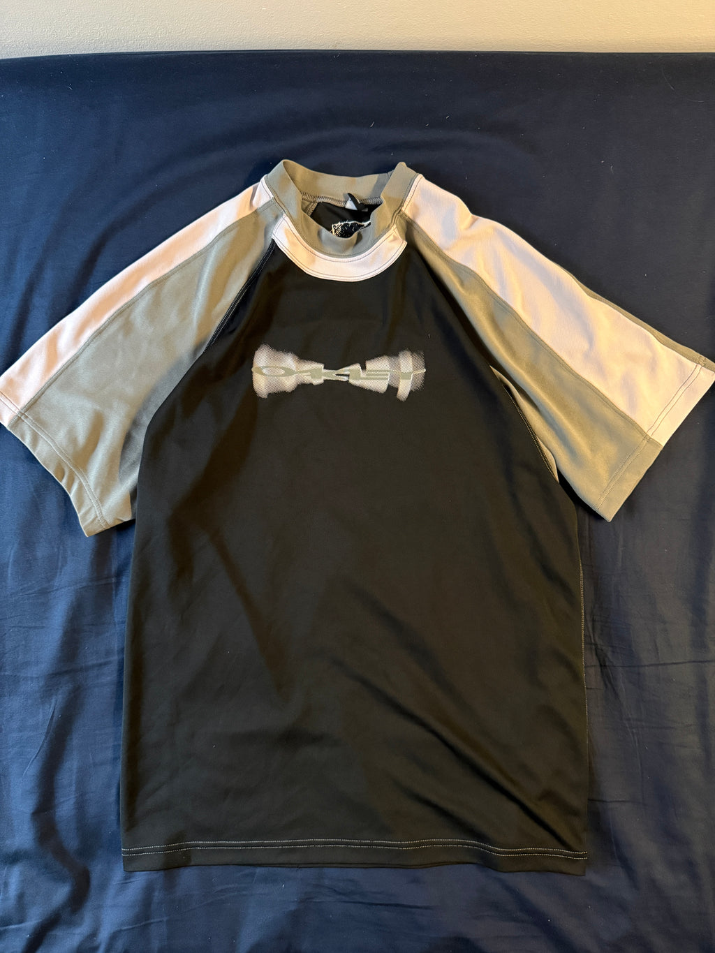 Vintage Three Tone Oakley T Shirt - L