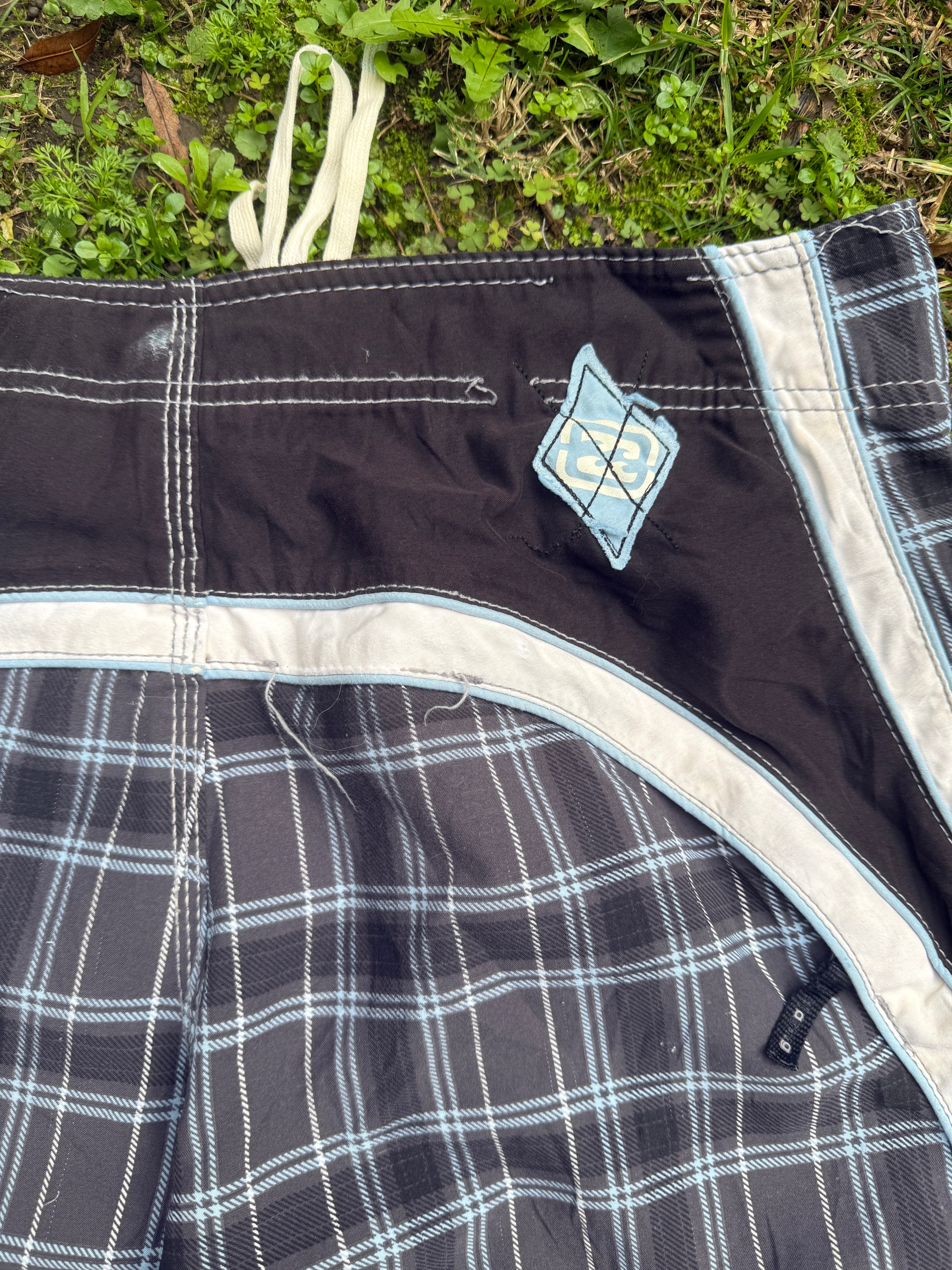 Vintage Checkered Billabong - 34