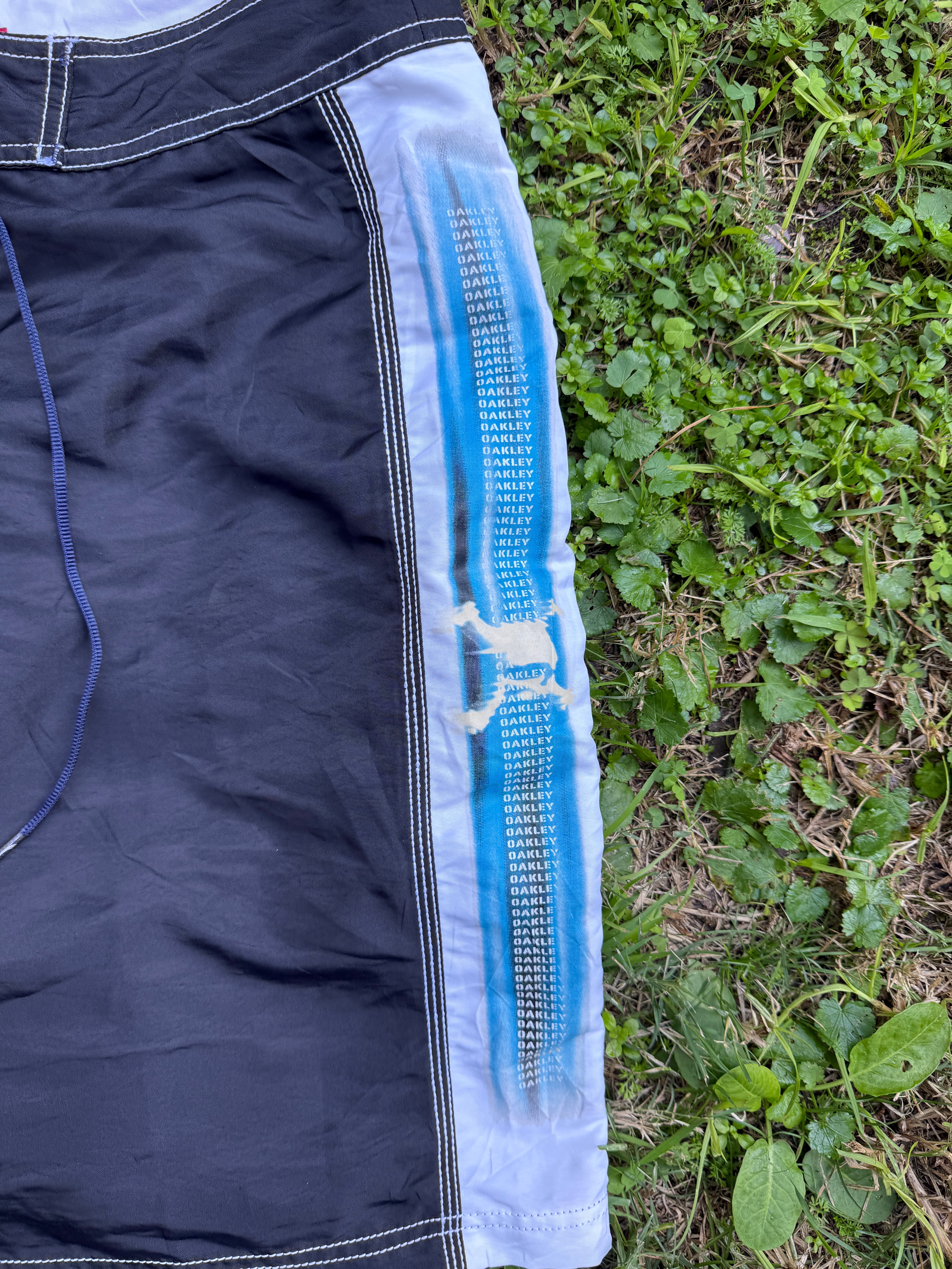 RARE Oakley Skull Boardies - 34