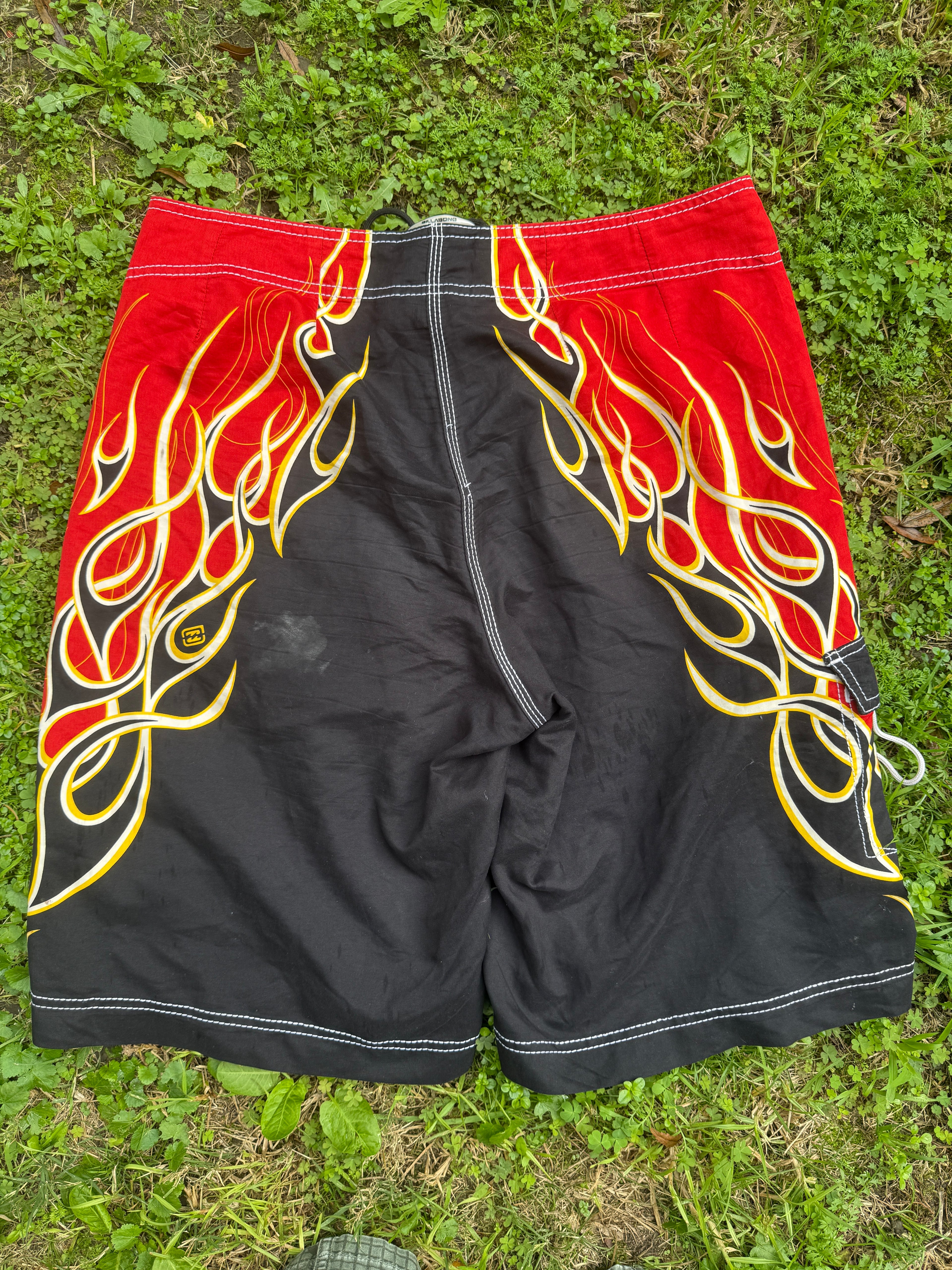 RARE Billabong Flame Two Tone - 32