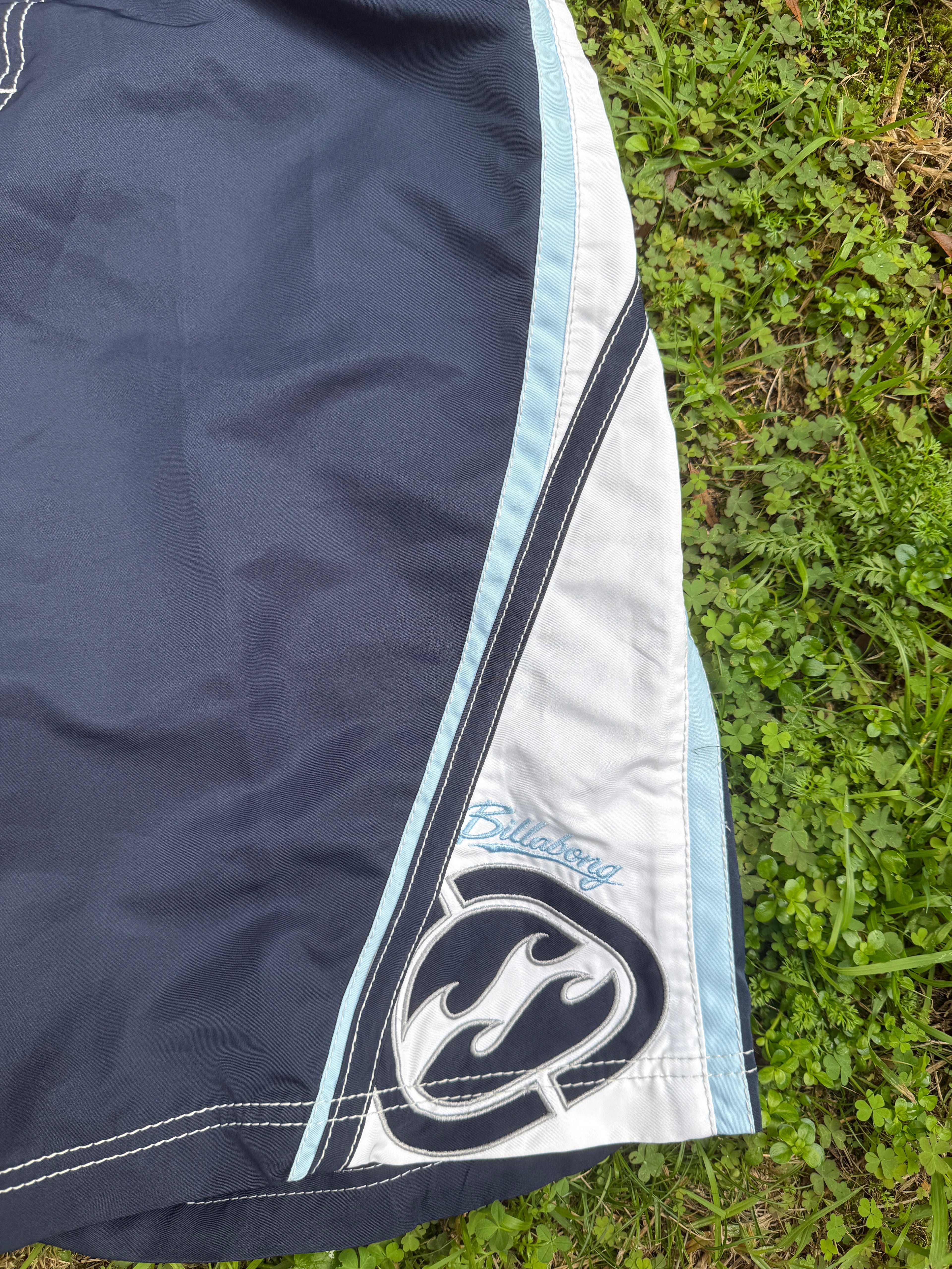 Three Tone Vintage Billabong - 32