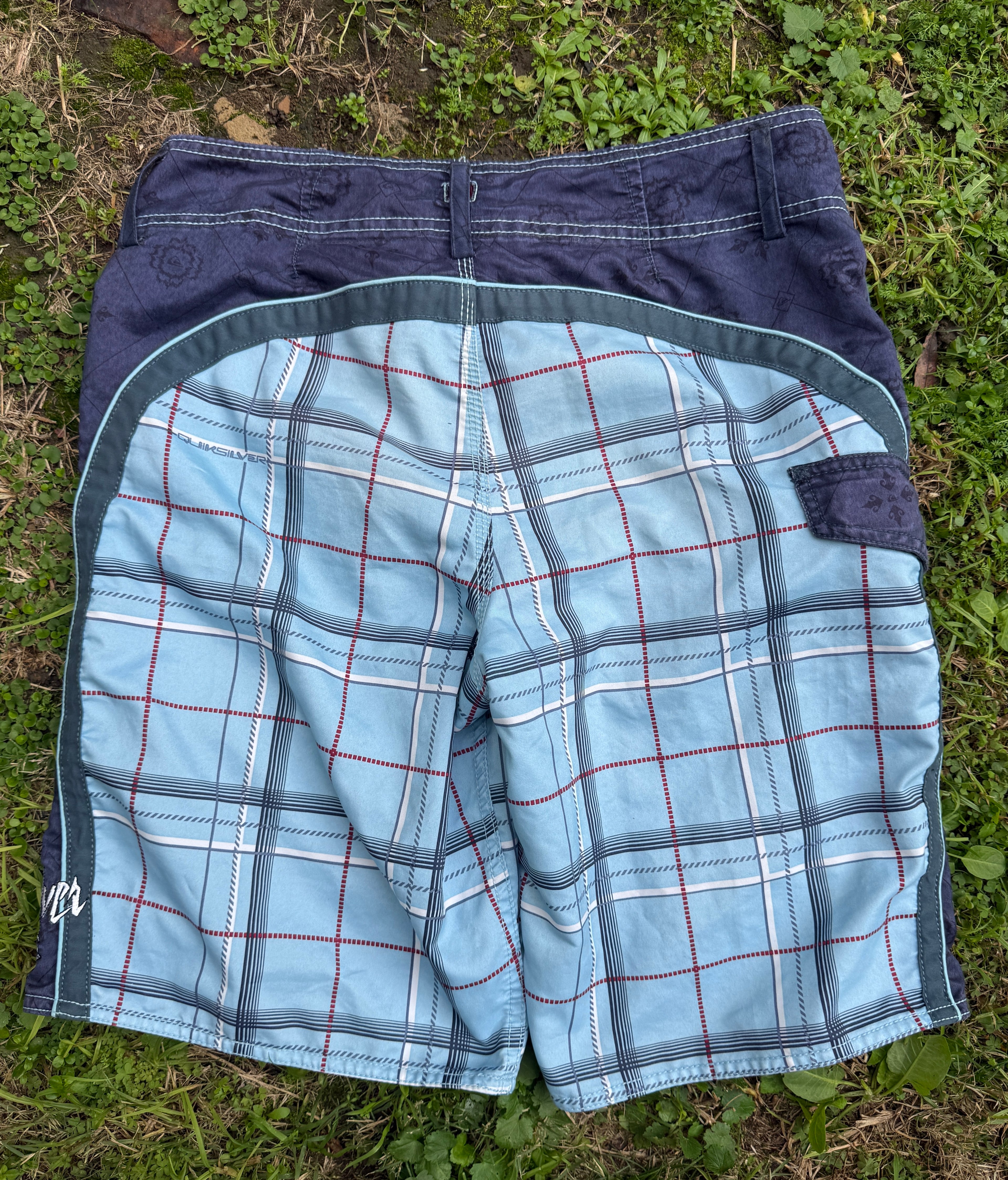 Vintage Quicksilver Boardies - 32