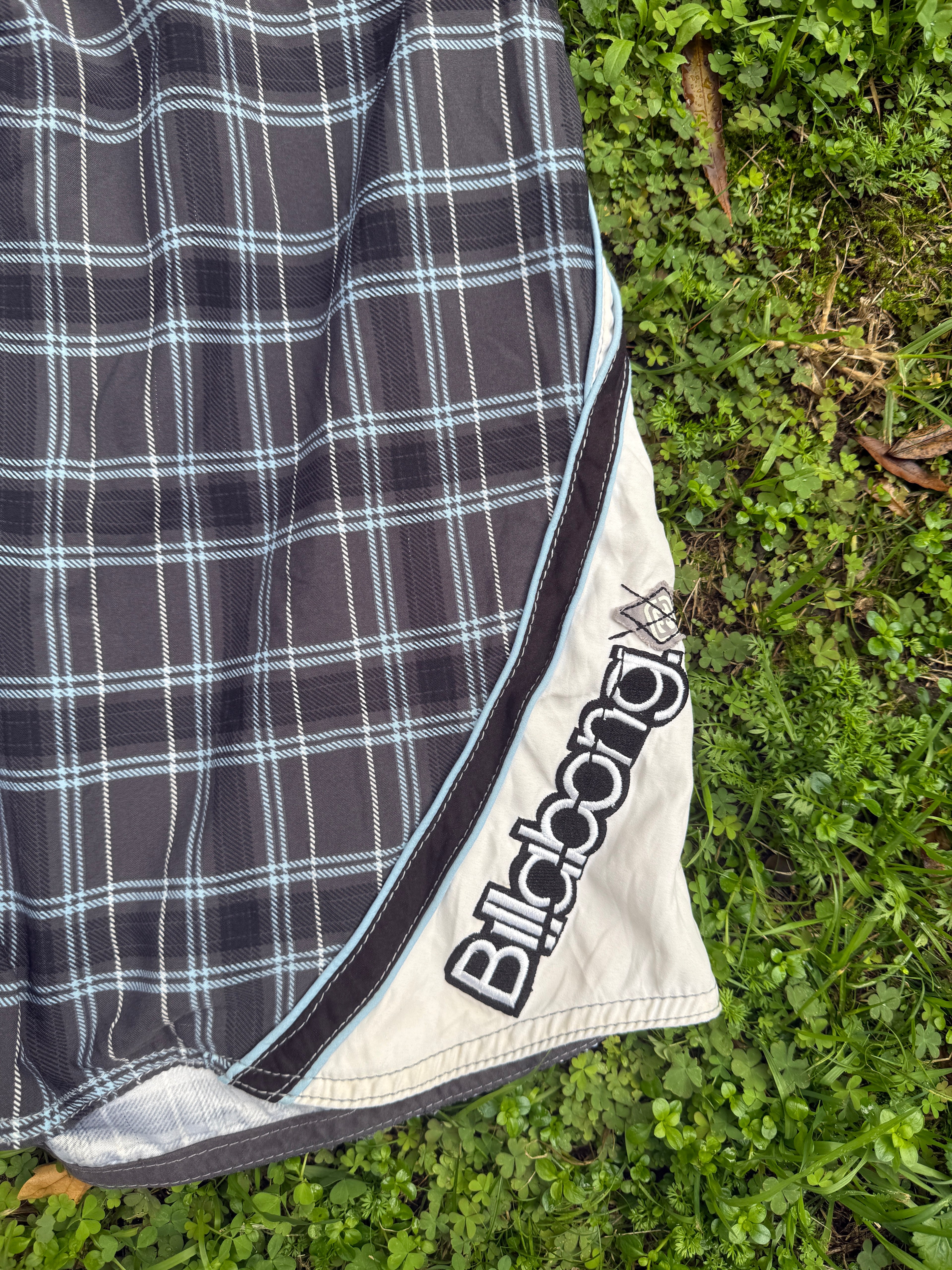 Vintage Checkered Billabong - 34