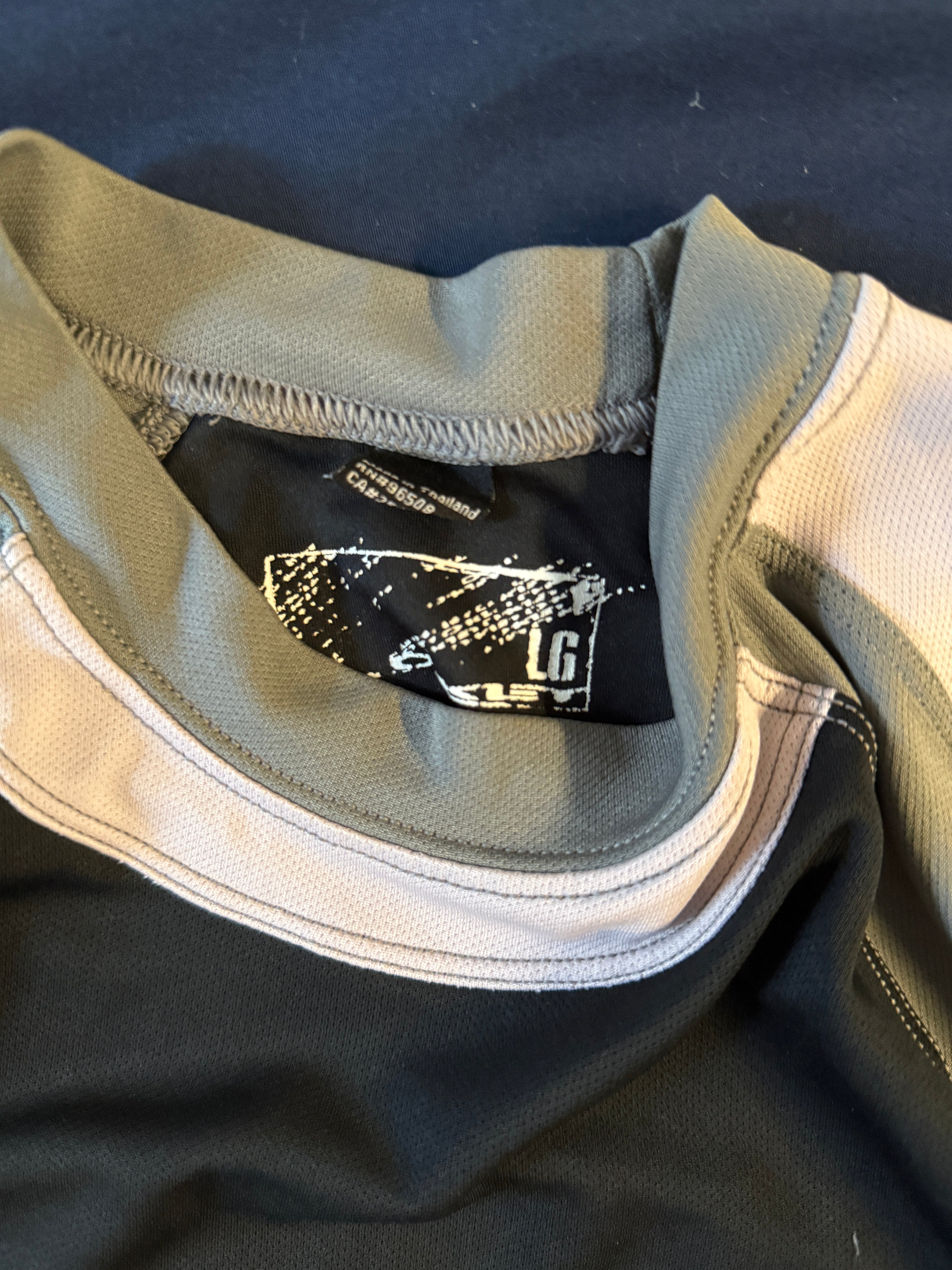 Vintage Three Tone Oakley T Shirt - L