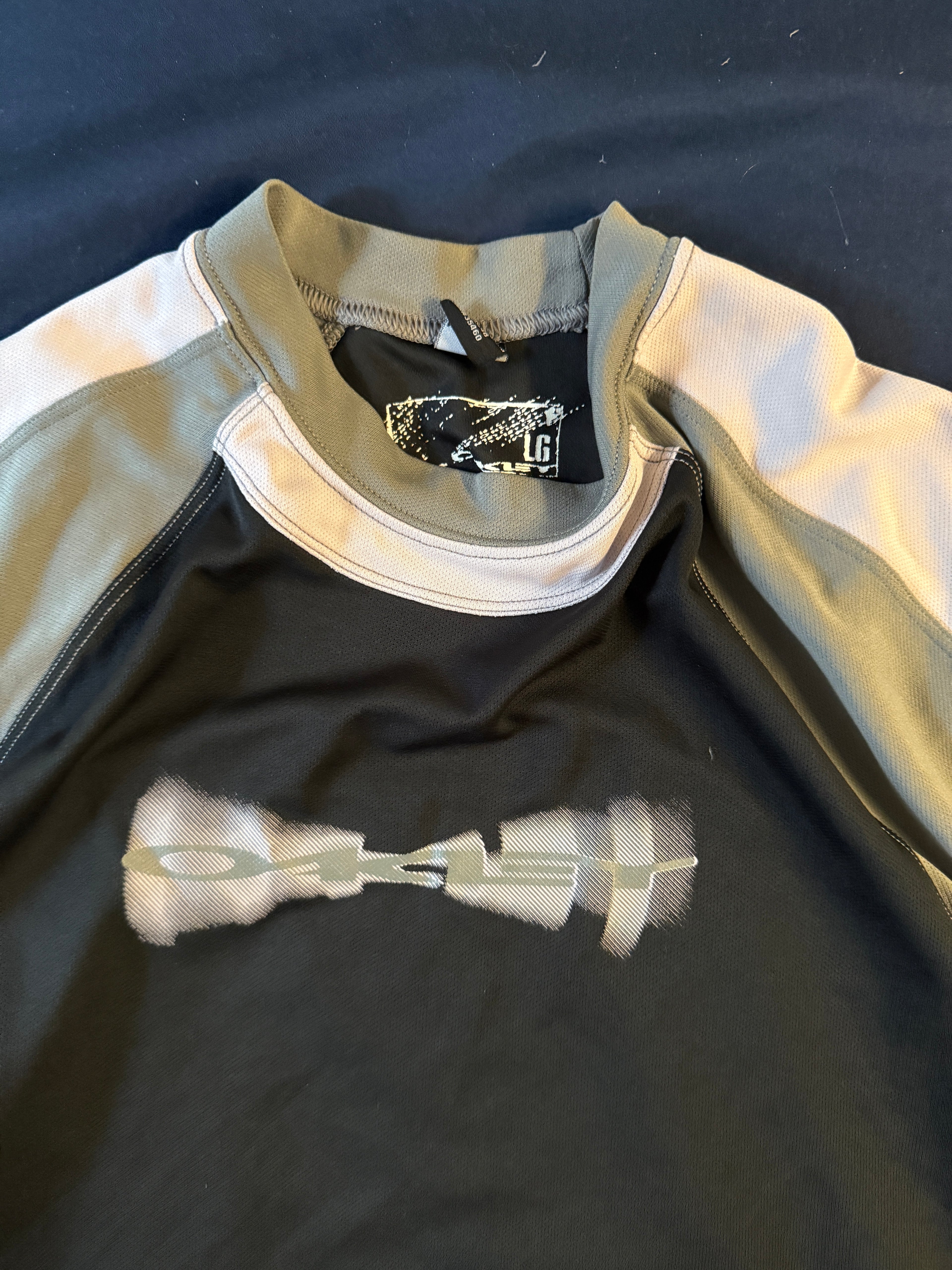 Vintage Three Tone Oakley T Shirt - L
